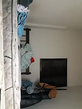 Snapshot of rolaaa2000 chatting on January 8, 2026, 11:29 pm rolaaa2000 online show from January 8, 2026, 11:29 pm