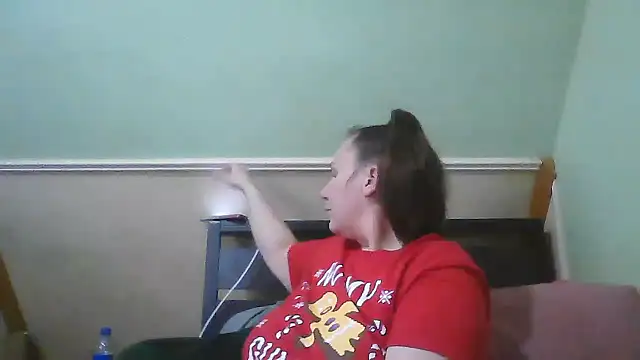 Snapshot of DallaStone chatting on December 28, 2024, 3:59 pm DallaStone online show from December 28, 2024, 3:59 pm