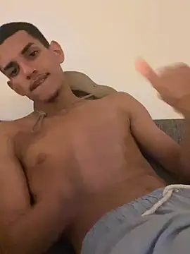 Snapshot of Gael_Reis chatting on July 5, 2026, 7:37 am Gael Reis online show from July 5, 2026, 7:37 am