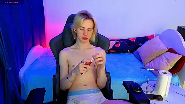 lucidangelok1 online show from April 29, 2026, 7:34 am