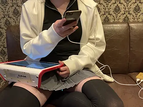 Snapshot of pon05240 chatting on June 30, 2026, 2:18 pm pon05240 online show from June 30, 2026, 2:18 pm