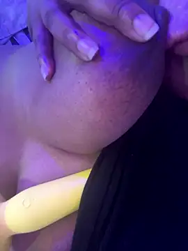 FlowersinEunoia online show from January 8, 2026, 4:37 am