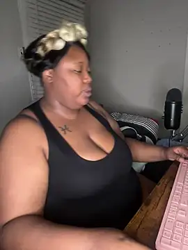 Chocolatebunnyxx96 online show from March 16, 2026, 5:44 am