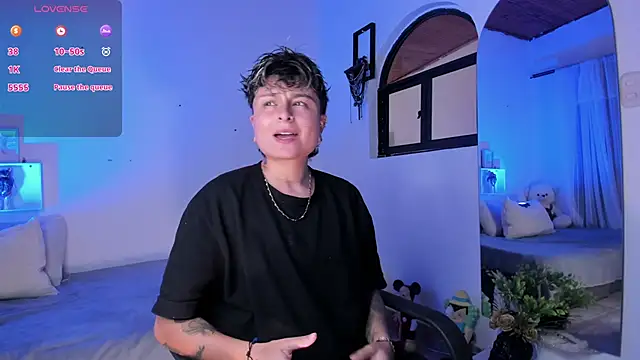 Zury Ramirez online show from May 4, 2026, 8:27 pm
