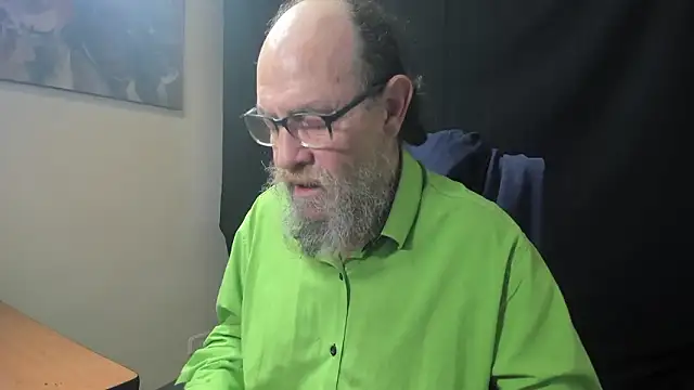 Uncle Hottie online show from February 1, 2026, 3:32 pm