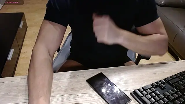 Snapshot of sensualman90 chatting on February 19, 2026, 9:00 pm sensualman90 online show from February 19, 2026, 9:00 pm