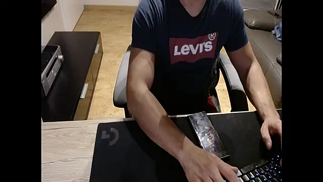 Snapshot of sensualman90 chatting on March 15, 2026, 9:32 pm sensualman90 online show from March 15, 2026, 9:32 pm