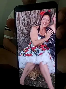 Snapshot of Anuslarge chatting on March 6, 2026, 11:39 am Anuslarge online show from March 6, 2026, 11:39 am