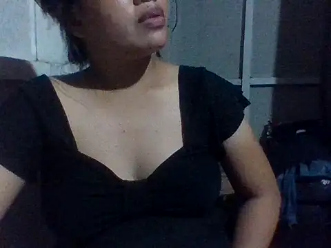 sweetprinces08 online show from February 6, 2026, 1:14 pm