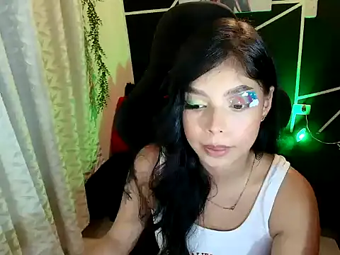 Susancutte online show from March 18, 2026, 1:20 am