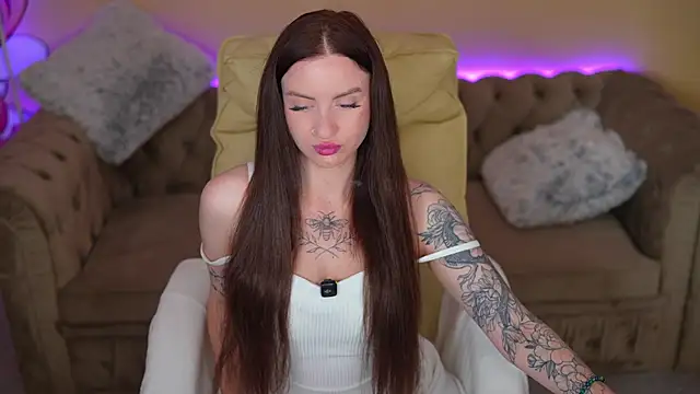 AlexaFleur online show from July 8, 2026, 6:29 am