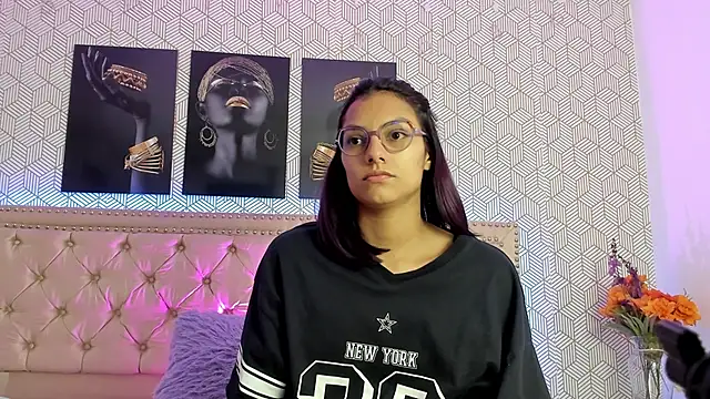 MeganRosseX online show from March 4, 2026, 7:53 pm