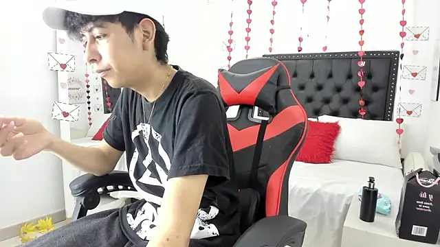 julian xx online show from February 26, 2026, 9:03 pm