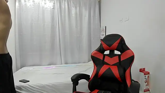 julian xx online show from March 7, 2026, 7:11 pm