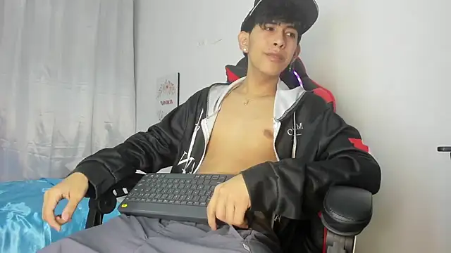 julian xx online show from April 23, 2026, 8:00 pm