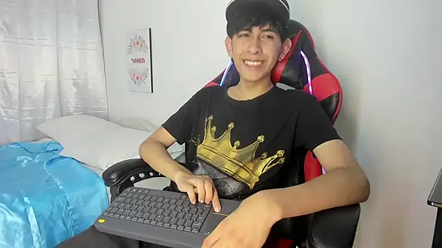 julian xx online show from April 24, 2026, 7:38 pm