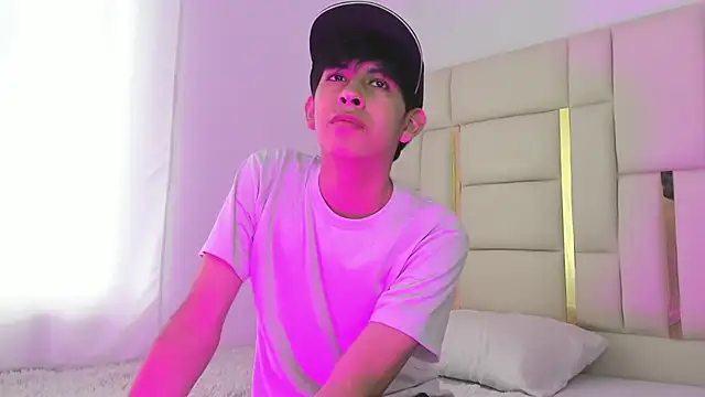 julian xx online show from June 2, 2026, 7:38 pm