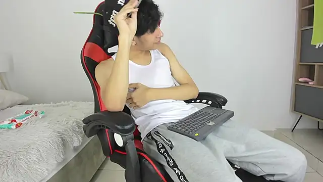 julian xx online show from July 20, 2026, 7:38 pm
