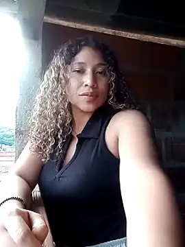 Snapshot of Adorable_Maria chatting on May 6, 2026, 10:48 pm Adorable Maria online show from May 6, 2026, 10:48 pm