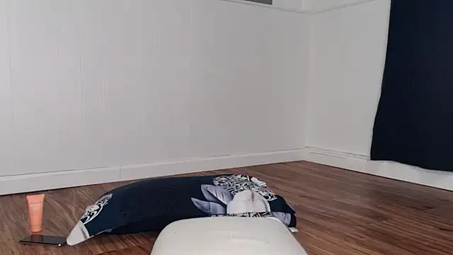 Snapshot of Bilie_Desire chatting on March 16, 2026, 5:44 am Bilie Desire online show from March 16, 2026, 5:44 am