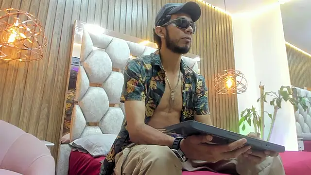 Snapshot of james__walsh chatting on March 14, 2026, 11:59 am james walsh online show from March 14, 2026, 11:59 am