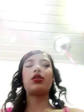 honeyluxe  online show from February 10, 2026, 4:05 am