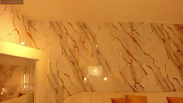 KayraLanne online show from February 12, 2026, 3:34 am