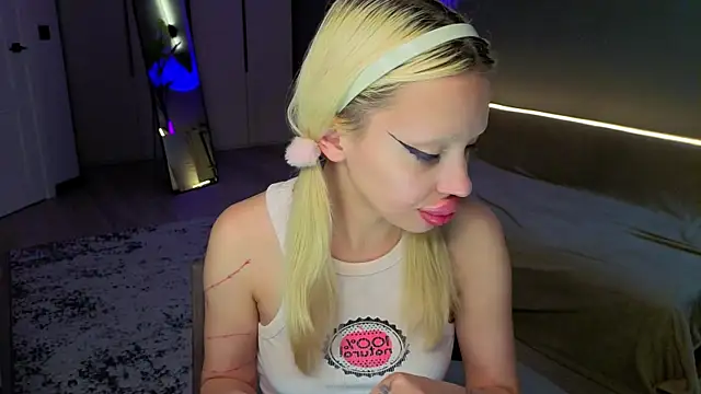 Luna Beverly online show from July 5, 2026, 9:22 pm