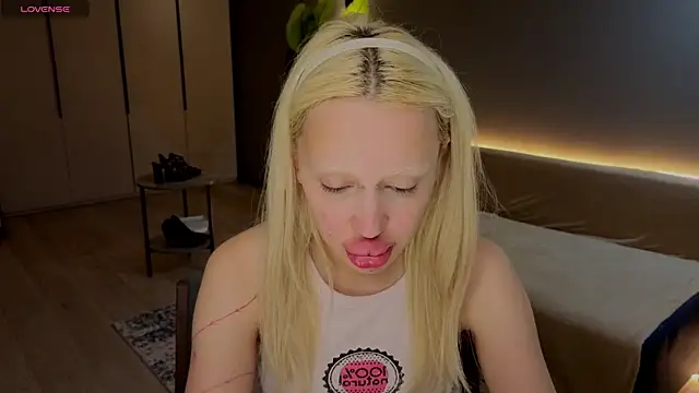 Luna Beverly online show from August 1, 2026, 8:30 pm