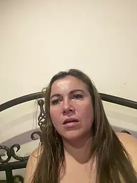 Snapshot of CristalBm_ chatting on June 21, 2026, 2:47 am CristalBm online show from June 21, 2026, 2:47 am