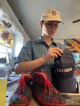 Snapshot of SugarNCinnamon chatting on March 14, 2026, 10:15 pm SugarNCinnamon online show from March 14, 2026, 10:15 pm