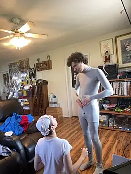 Snapshot of SugarNCinnamon chatting on April 4, 2026, 6:16 pm SugarNCinnamon online show from April 4, 2026, 6:16 pm