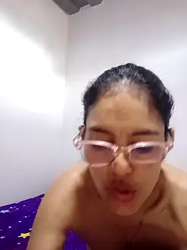 Snapshot of Elizabeth_manzon chatting on May 4, 2026, 7:10 pm Elizabeth manzon online show from May 4, 2026, 7:10 pm