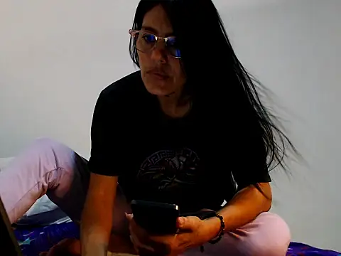 Snapshot of Elizabeth_manzon chatting on May 5, 2026, 9:56 pm Elizabeth manzon online show from May 5, 2026, 9:56 pm