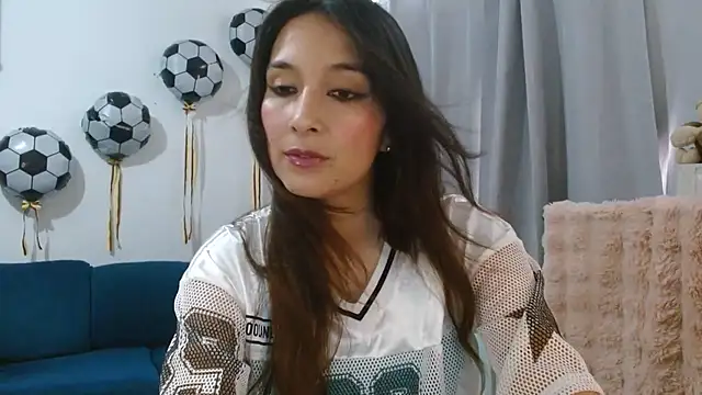 Almaglow  online show from July 3, 2026, 4:13 pm