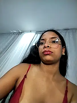 KATALINA SANTANA  online show from April 7, 2026, 12:11 am