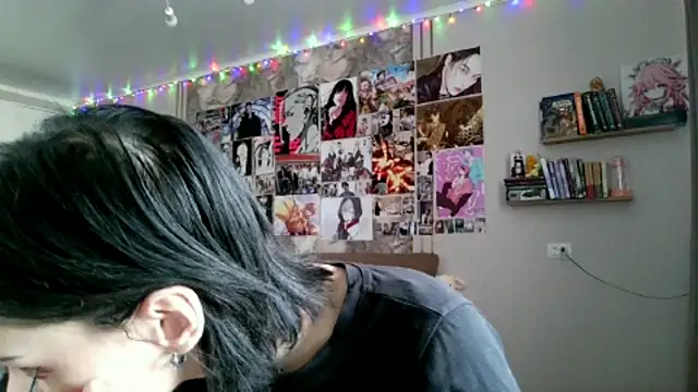 LxayBloom online show from January 9, 2026, 7:44 am