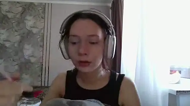 LxayBloom online show from February 26, 2026, 7:18 am