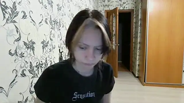 LxayBloom online show from April 24, 2026, 1:08 am