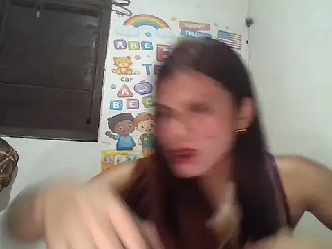 HugeNipsRosalinda online show from April 26, 2026, 11:19 am