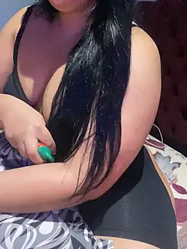 Snapshot of Lina_Velvet_ chatting on April 16, 2026, 2:23 am Lina Velvet online show from April 16, 2026, 2:23 am
