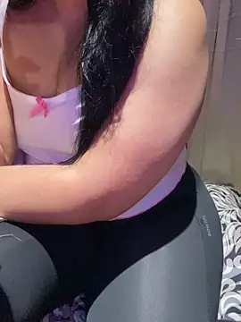 Snapshot of Lina_Velvet_ chatting on April 24, 2026, 1:41 am Lina Velvet online show from April 24, 2026, 1:41 am