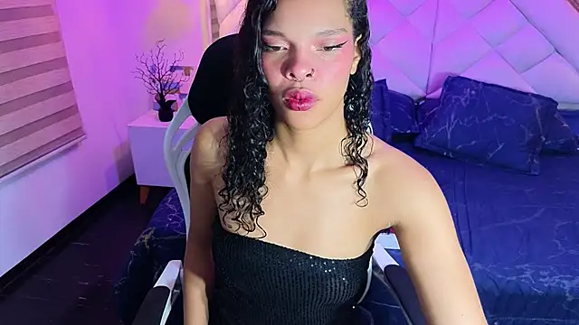 mia gatesvg online show from January 11, 2026, 3:55 am