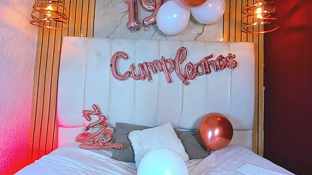 Ela James  online show from July 28, 2026, 8:52 pm