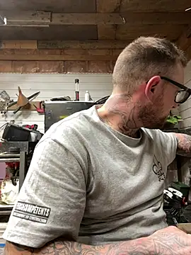 Snapshot of WIDBIGWHITECOCK chatting on February 2, 2026, 4:33 am WIDBIGWHITECOCK online show from February 2, 2026, 4:33 am