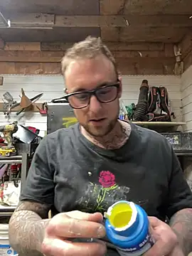 Snapshot of WIDBIGWHITECOCK chatting on February 3, 2026, 5:38 am WIDBIGWHITECOCK online show from February 3, 2026, 5:38 am