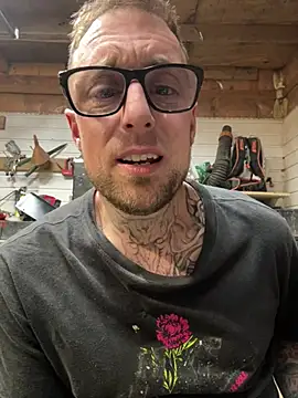 Snapshot of WIDBIGWHITECOCK chatting on February 3, 2026, 6:22 am WIDBIGWHITECOCK online show from February 3, 2026, 6:22 am