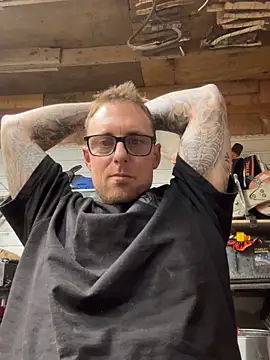 Snapshot of WIDBIGWHITECOCK chatting on February 17, 2026, 5:26 am WIDBIGWHITECOCK online show from February 17, 2026, 5:26 am