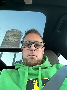 Snapshot of WIDBIGWHITECOCK chatting on March 2, 2026, 10:05 pm WIDBIGWHITECOCK online show from March 2, 2026, 10:05 pm