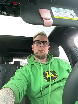 Snapshot of WIDBIGWHITECOCK chatting on March 5, 2026, 9:44 pm WIDBIGWHITECOCK online show from March 5, 2026, 9:44 pm